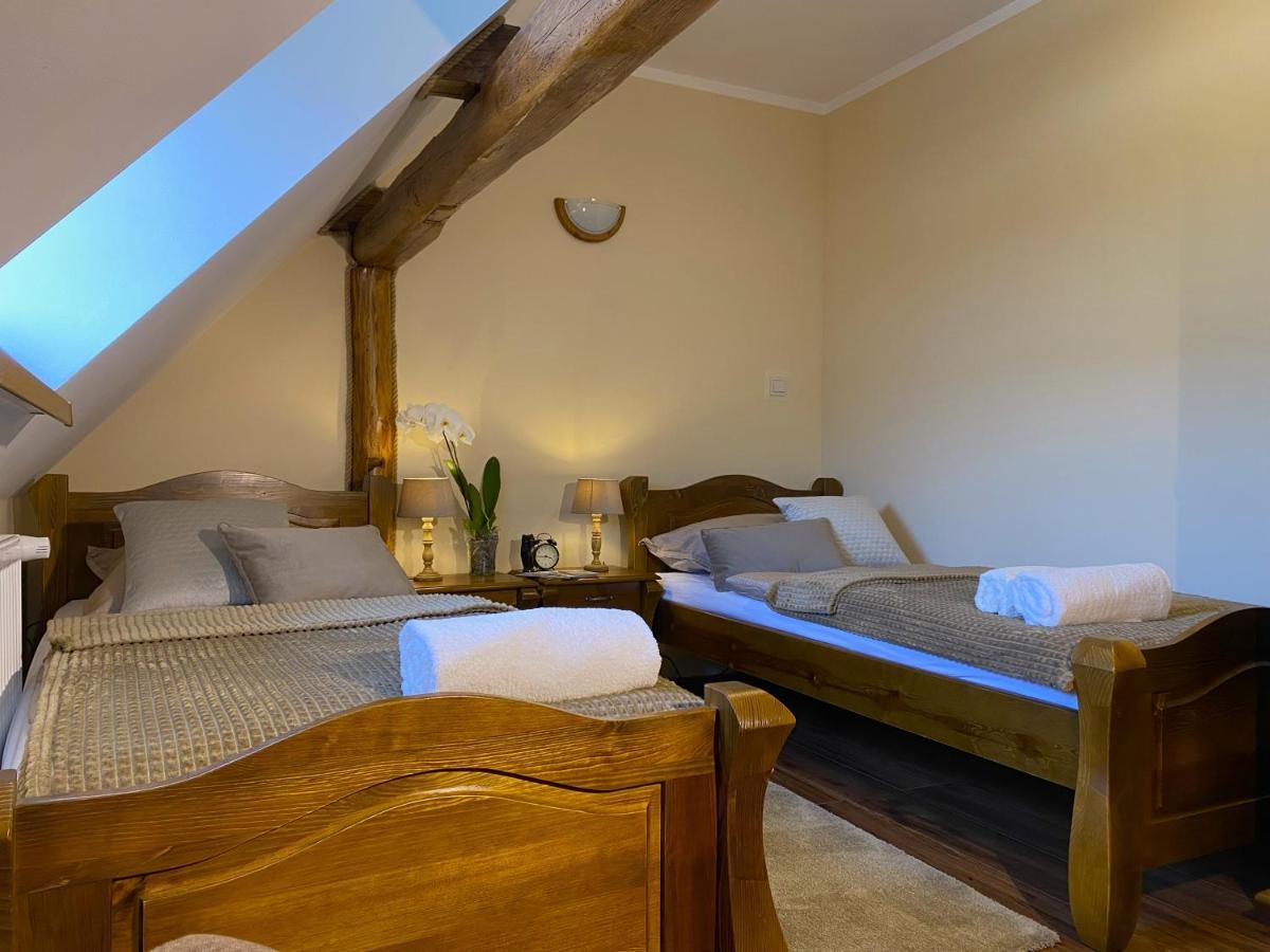 Aparthotel Kamien I Sowa à Lipinki Łużyckie Extérieur photo
