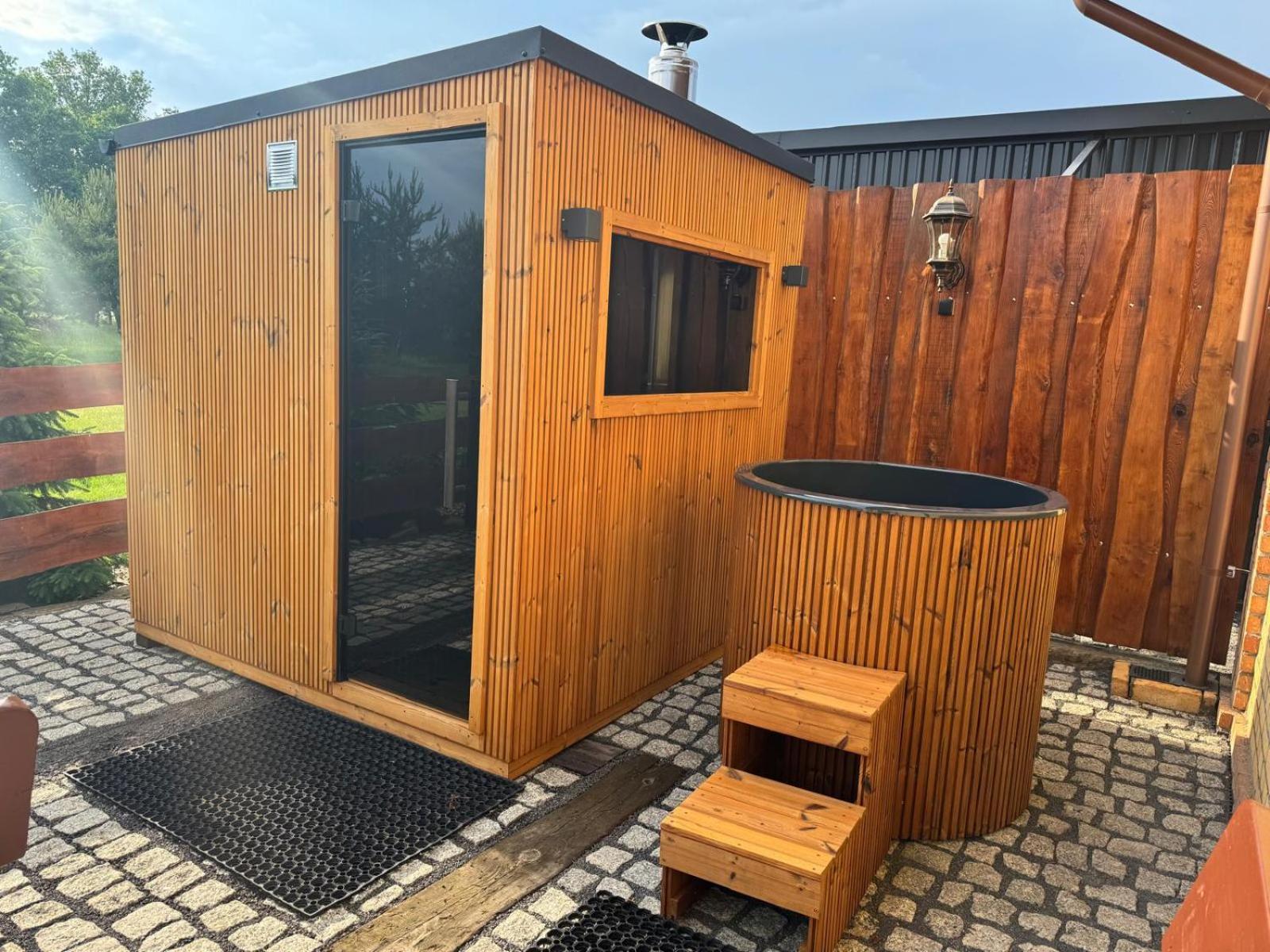 Aparthotel Kamien I Sowa à Lipinki Łużyckie Chambre photo