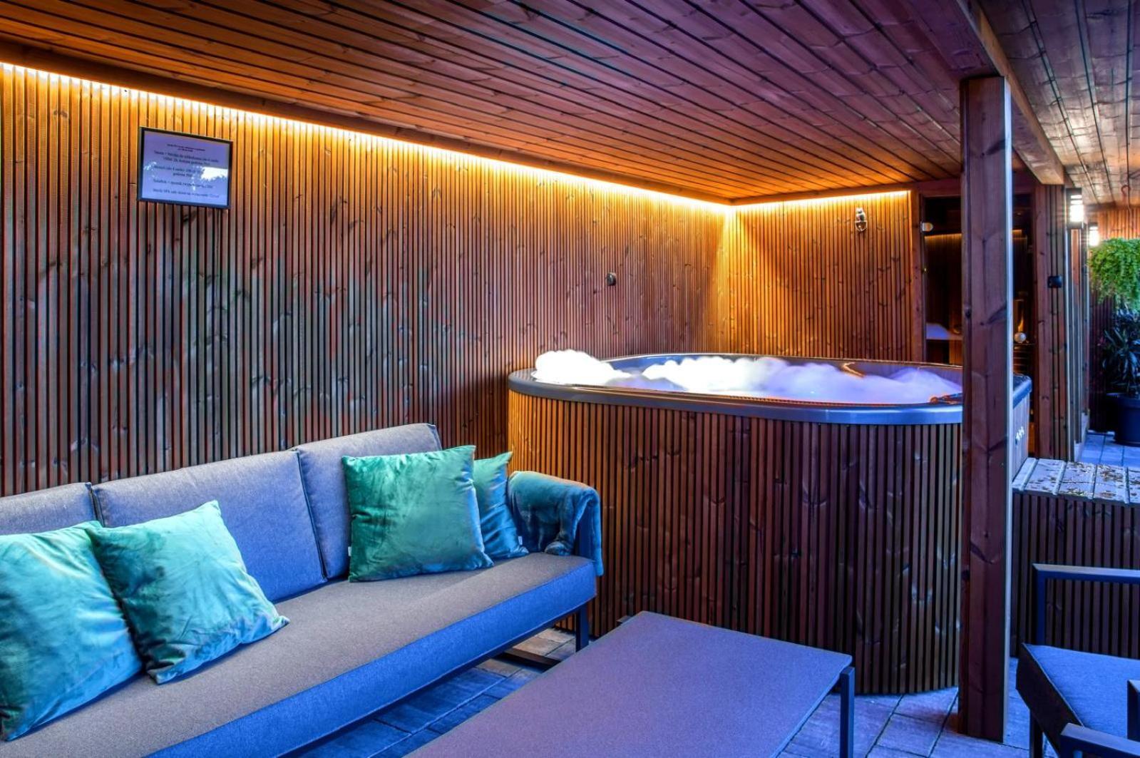 Aparthotel Kamien I Sowa à Lipinki Łużyckie Extérieur photo